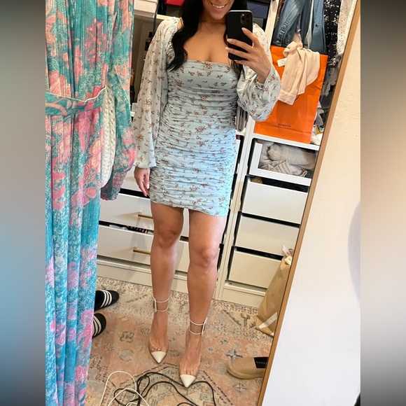 More to come cute mini dress worn 1 time - Picture 1 of 5